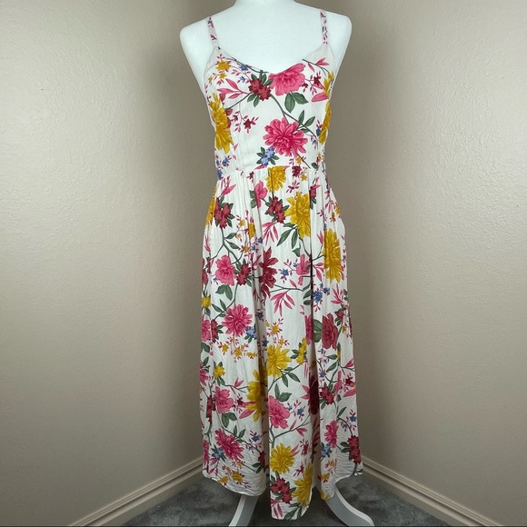 Old Navy Dresses & Skirts - OLD NAVY FLORAL PRINT CAMI FITTED WAIST LINED SPRING DRESS